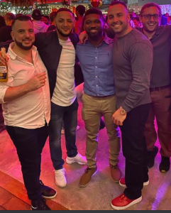 picture-at-party
