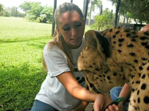 cheetah-kisses-bonnie