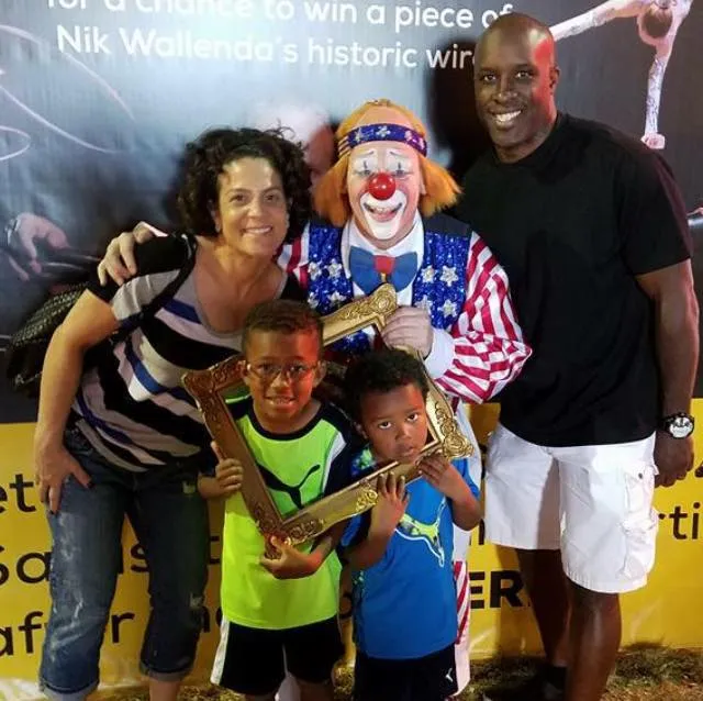 hiawatha-and-family-and-clown-x