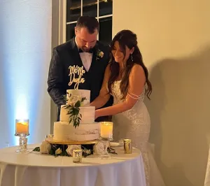 chad-wedding-cake-cutting chad-wedding-cake-cutting