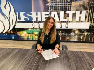 brianna-signs-contract