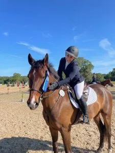 kelly-on-horse kelly-on-horse