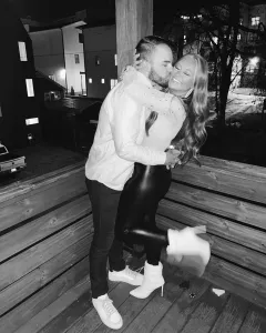 ben-kissing-libby