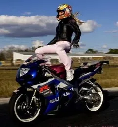 susan-stunt-in-bike susan-stunt-in-bike
