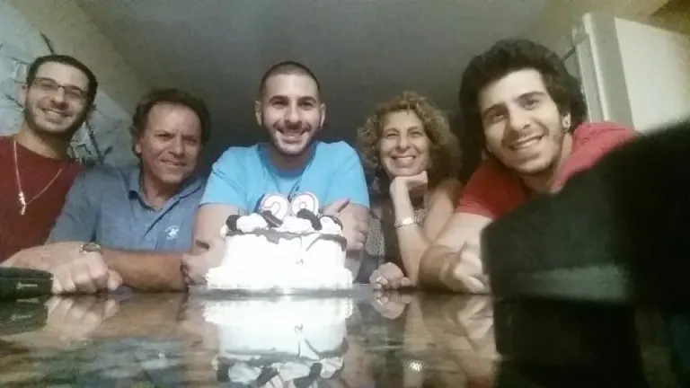 shai-and-family-1