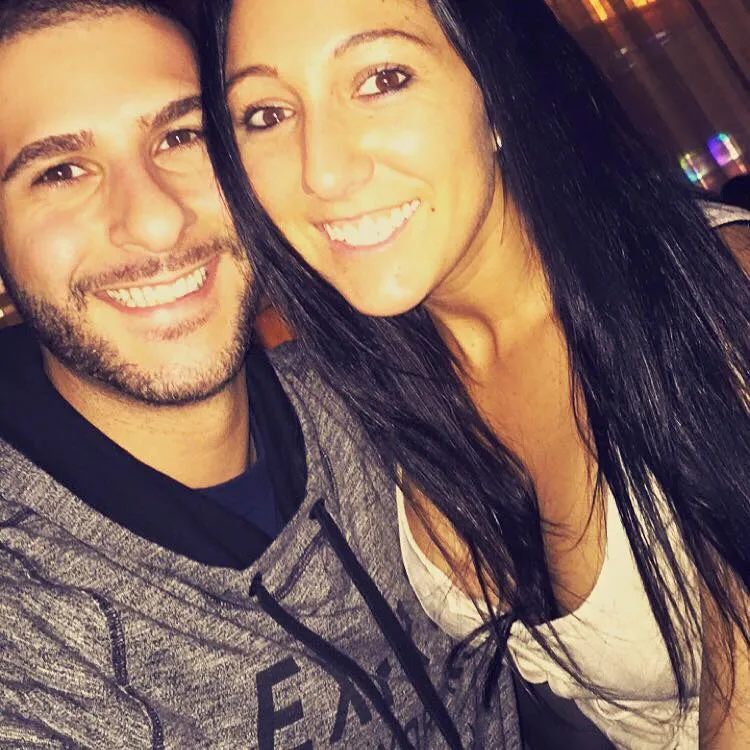shari-and-girlfriend