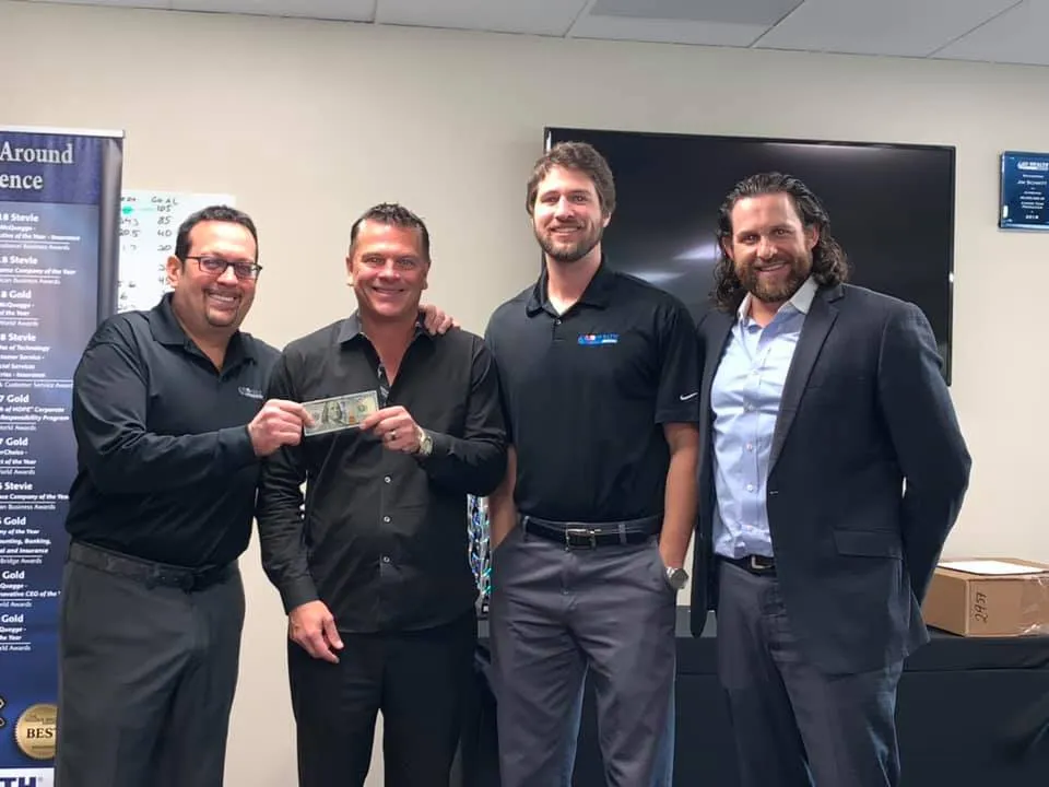 derrick-and-new-agents